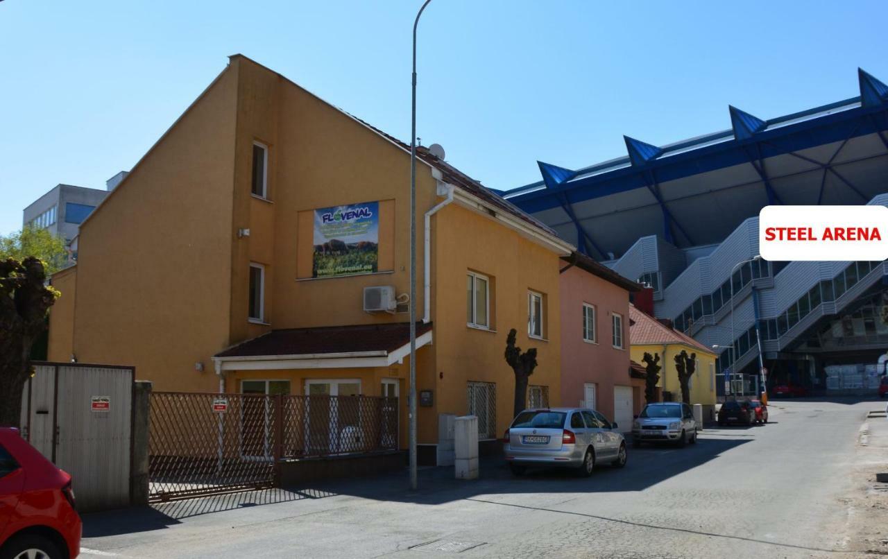 Nerudova Six Hotel Caşonia Exterior foto
